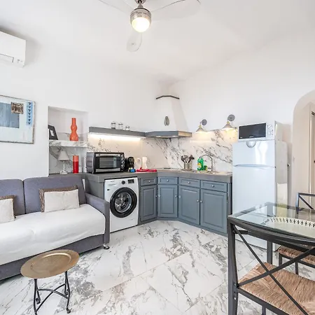 Daire D'angeline-vue Panoramique, Jardin Partage, Parking, Voiture Indispensable, Route Etroite Et Pentue, A 10 Min De Monaco