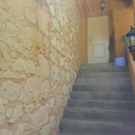 Apartmán D'angeline, Vue Mer, Jardin Commun, Parking, Voiture Requise, 10 Min En Voiture De Monaco, Route Etroite, Pente Raide, Croisement Limite, Sea View, Shared Garden, Parking, Car Required, 10 Min Drive From Monaco, Narrow Steep Road, Limited Pass *