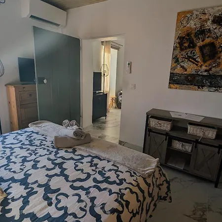 Apartment D'angeline, Vue Mer, Jardin Commun, Parking, Voiture Requise, 10 Min En Voiture De Monaco, Route Etroite, Pente Raide, Croisement Limite, Sea View, Shared Garden, Parking, Car Required, 10 Min Drive From Monaco, Narrow Steep Road, Limited Pass *
