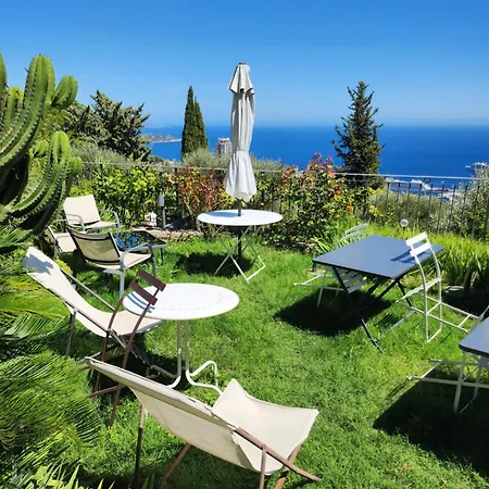 D'angeline, Vue Mer, Jardin Commun, Parking, Voiture Requise, 10 Min En Voiture De Monaco, Route Etroite, Pente Raide, Croisement Limite, Sea View, Shared Garden, Parking, Car Required, 10 Min Drive From Monaco, Narrow Steep Road, Limited Pass * Beausoleil