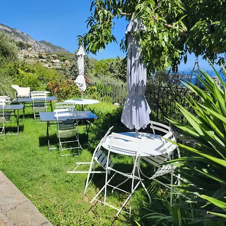 Apartment D'angeline, Vue Mer, Jardin Commun, Parking, Voiture Requise, 10 Min En Voiture De Monaco, Route Etroite, Pente Raide, Croisement Limite, Sea View, Shared Garden, Parking, Car Required, 10 Min Drive From Monaco, Narrow Steep Road, Limited Pass *