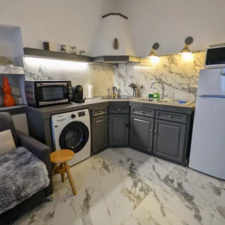 D'angeline, Vue Mer, Jardin Commun, Parking, Voiture Requise, 10 Min En Voiture De Monaco, Route Etroite, Pente Raide, Croisement Limite, Sea View, Shared Garden, Parking, Car Required, 10 Min Drive From Monaco, Narrow Steep Road, Limited Pass Apartmán