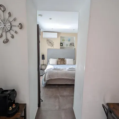 D'angeline - Vue Jardin Commun Parking Voiture Obligatoire 10min Voiture Monaco Route Etroite Pente Raide Croisement Limite Photos - Sea View Shared Garden Parking Car Mandatory 10min Car Monaco Narrow Steep Road Limited Passing P