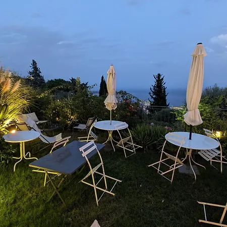 Apartment D'angeline, Vue Mer, Jardin Commun, Parking, Voiture Requise, 10 Min En Voiture De Monaco, Route Etroite, Pente Raide, Croisement Limite, Sea View, Shared Garden, Parking, Car Required, 10 Min Drive From Monaco, Narrow Steep Road, Limited Pass