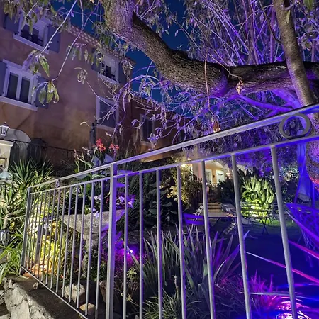 Apartment D'angeline, Vue Mer, Jardin Commun, Parking, Voiture Requise, 10 Min En Voiture De Monaco, Route Etroite, Pente Raide, Croisement Limite, Sea View, Shared Garden, Parking, Car Required, 10 Min Drive From Monaco, Narrow Steep Road, Limited Pass *