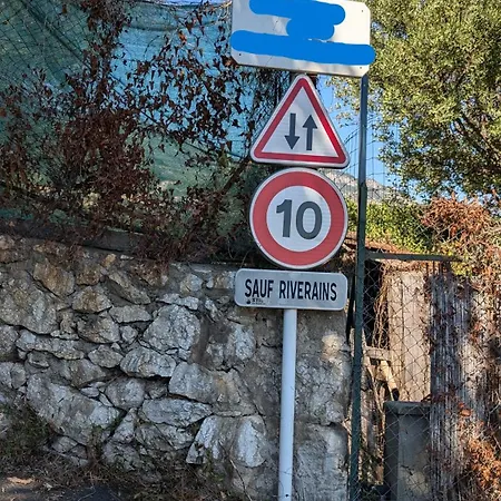 D'angeline, Vue Mer, Jardin Commun, Parking, Voiture Requise, 10 Min En Voiture De Monaco, Route Etroite, Pente Raide, Croisement Limite, Sea View, Shared Garden, Parking, Car Required, 10 Min Drive From Monaco, Narrow Steep Road, Limited Pass Apartmán Beausoleil