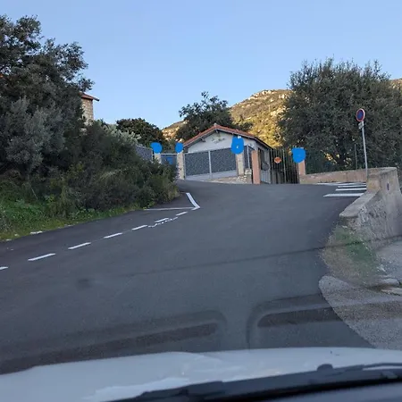 D'angeline, Vue Mer, Jardin Commun, Parking, Voiture Requise, 10 Min En Voiture De Monaco, Route Etroite, Pente Raide, Croisement Limite, Sea View, Shared Garden, Parking, Car Required, 10 Min Drive From Monaco, Narrow Steep Road, Limited Pass * Beausoleil