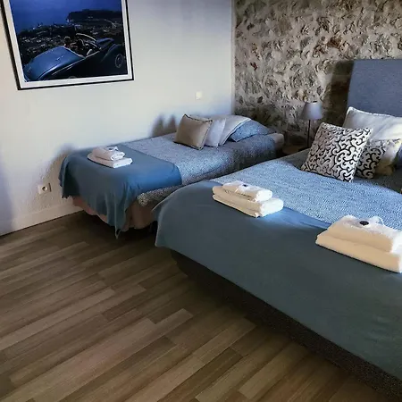 Apartment D'angeline, Vue Mer, Jardin Commun, Parking, Voiture Requise, 10 Min En Voiture De Monaco, Route Etroite, Pente Raide, Croisement Limite, Sea View, Shared Garden, Parking, Car Required, 10 Min Drive From Monaco, Narrow Steep Road, Limited Pass *