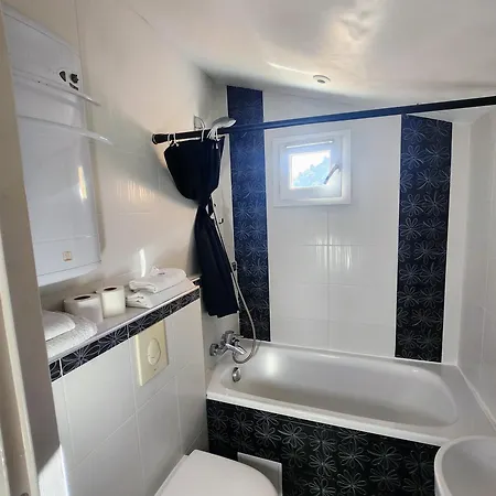 D'angeline, Vue Mer, Jardin Commun, Parking, Voiture Requise, 10 Min En Voiture De Monaco, Route Etroite, Pente Raide, Croisement Limite, Sea View, Shared Garden, Parking, Car Required, 10 Min Drive From Monaco, Narrow Steep Road, Limited Pass Apartmán Beausoleil