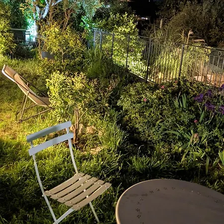 D'angeline, Vue Mer, Jardin Commun, Parking, Voiture Requise, 10 Min En Voiture De Monaco, Route Etroite, Pente Raide, Croisement Limite, Sea View, Shared Garden, Parking, Car Required, 10 Min Drive From Monaco, Narrow Steep Road, Limited Pass * Beausoleil