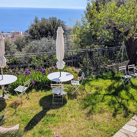 Apartment D'angeline, Vue Mer, Jardin Commun, Parking, Voiture Requise, 10 Min En Voiture De Monaco, Route Etroite, Pente Raide, Croisement Limite, Sea View, Shared Garden, Parking, Car Required, 10 Min Drive From Monaco, Narrow Steep Road, Limited Pass *