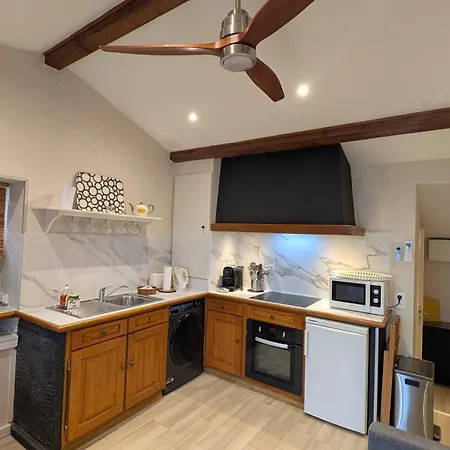 Apartment D'angeline, Vue Mer, Jardin Commun, Parking, Voiture Requise, 10 Min En Voiture De Monaco, Route Etroite, Pente Raide, Croisement Limite, Sea View, Shared Garden, Parking, Car Required, 10 Min Drive From Monaco, Narrow Steep Road, Limited Pass