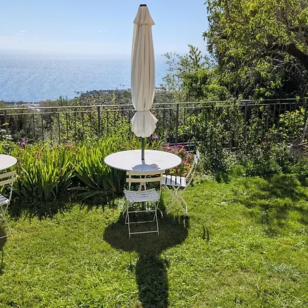 아파트 D'angeline-vue Panoramique, Jardin Partage, Parking, Voiture Indispensable, Route Etroite Et Pentue, A 10 Min De Monaco *