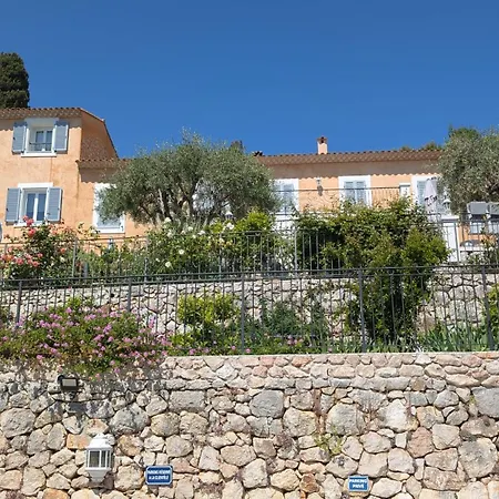 D'angeline, Vue Mer, Jardin Commun, Parking, Voiture Requise, 10 Min En Voiture De Monaco, Route Etroite, Pente Raide, Croisement Limite, Sea View, Shared Garden, Parking, Car Required, 10 Min Drive From Monaco, Narrow Steep Road, Limited Pass Beausoleil