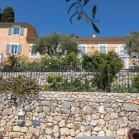 D'angeline, Vue Mer, Jardin Commun, Parking, Voiture Requise, 10 Min En Voiture De Monaco, Route Etroite, Pente Raide, Croisement Limite, Sea View, Shared Garden, Parking, Car Required, 10 Min Drive From Monaco, Narrow Steep Road, Limited Pass Apartment