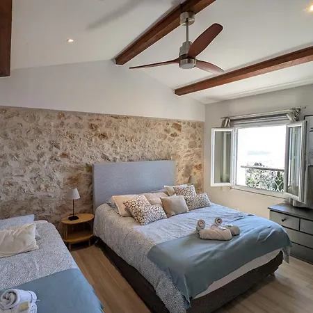 Apartmán D'angeline, Vue Mer, Jardin Commun, Parking, Voiture Requise, 10 Min En Voiture De Monaco, Route Etroite, Pente Raide, Croisement Limite, Sea View, Shared Garden, Parking, Car Required, 10 Min Drive From Monaco, Narrow Steep Road, Limited Pass