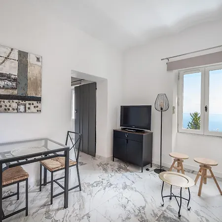 شقة D'angeline-vue Panoramique, Jardin Partage, Parking, Voiture Indispensable, Route Etroite Et Pentue, A 10 Min De Monaco